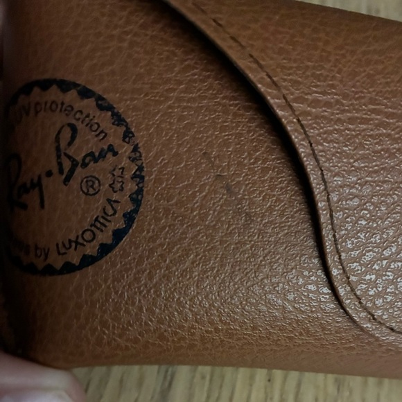 Ray-Ban Brown Leather Sunglasses Case - Picture 7 of 7